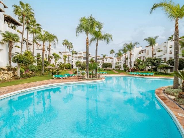 Middle Floor Apartment in Costalita