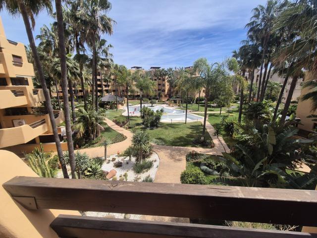 Middle Floor Apartment in Costalita