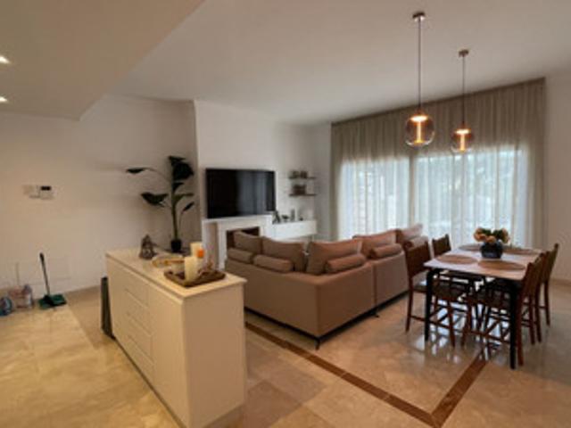 Middle Floor Apartment in El Paraiso