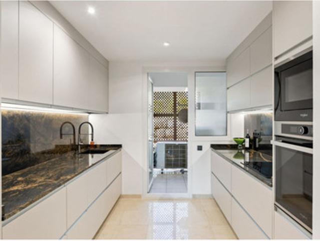 Middle Floor Apartment in El Paraiso