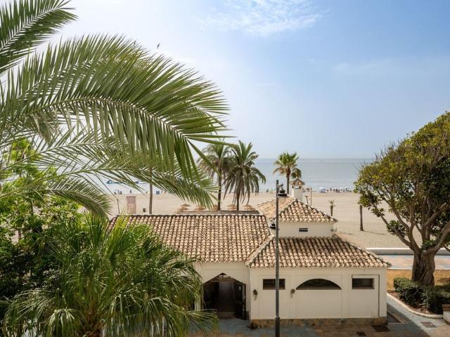 Middle Floor Apartment in Estepona