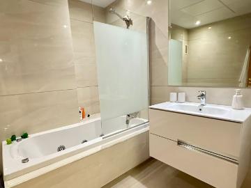 Middle Floor Apartment in Estepona