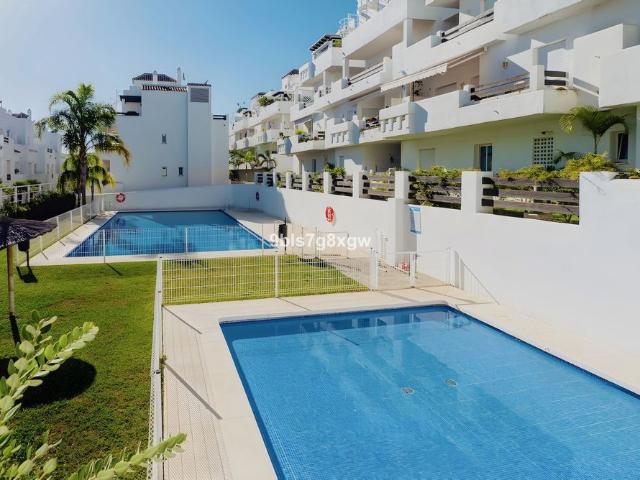 Middle Floor Apartment in Estepona