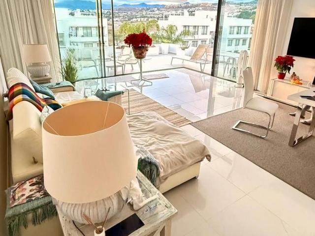 Middle Floor Apartment in Estepona