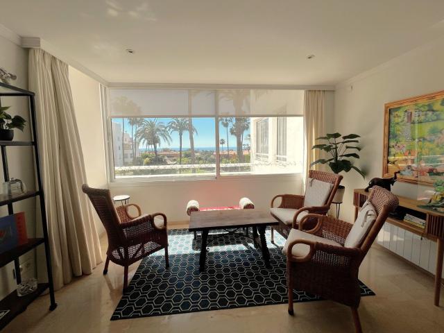 Middle Floor Apartment in Estepona