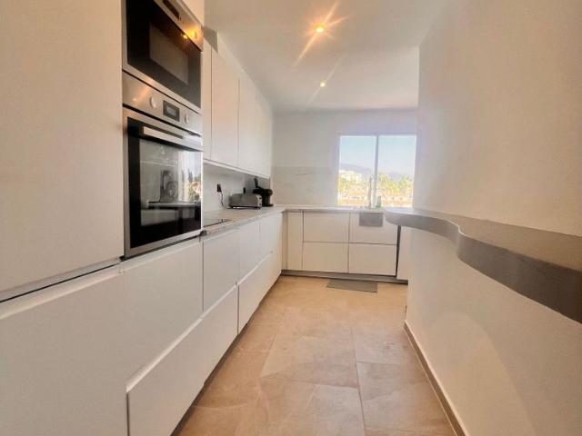 Middle Floor Apartment in Estepona
