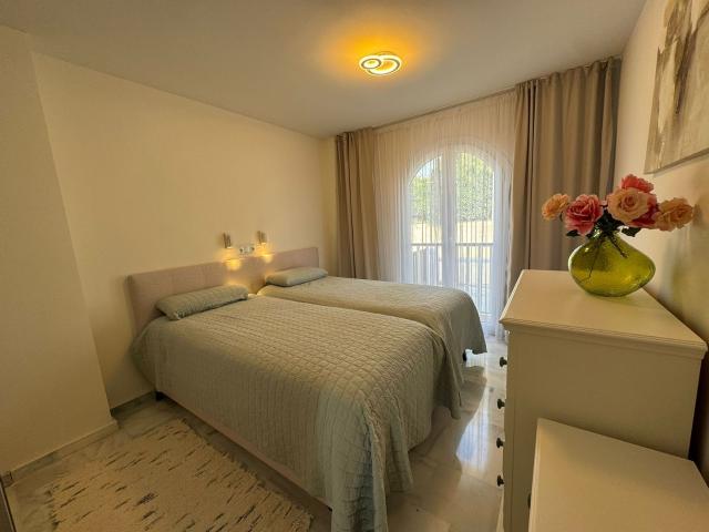 Middle Floor Apartment in Estepona