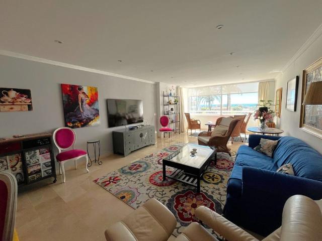 Middle Floor Apartment in Estepona
