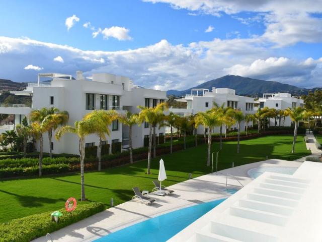 Middle Floor Apartment in Estepona