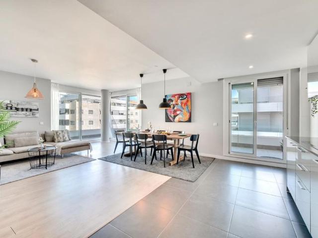 Middle Floor Apartment in La Campana