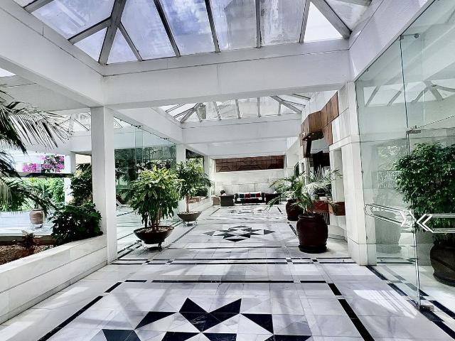 Middle Floor Apartment in Puerto Banús