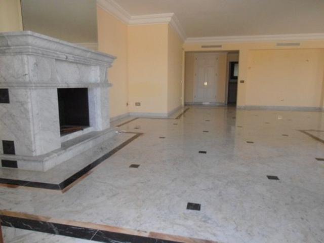 Middle Floor Apartment in Sierra Blanca