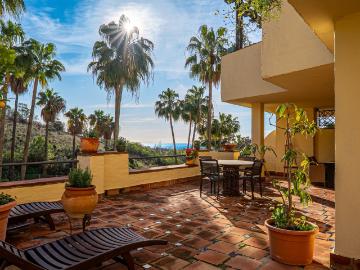 Middle Floor Apartment in The Golden Mile