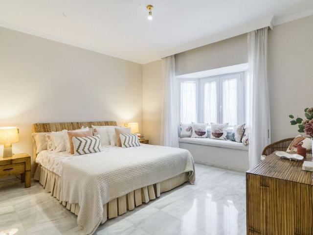 Middle Floor Apartment in The Golden Mile