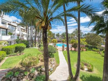 Middle Floor Apartment in The Golden Mile