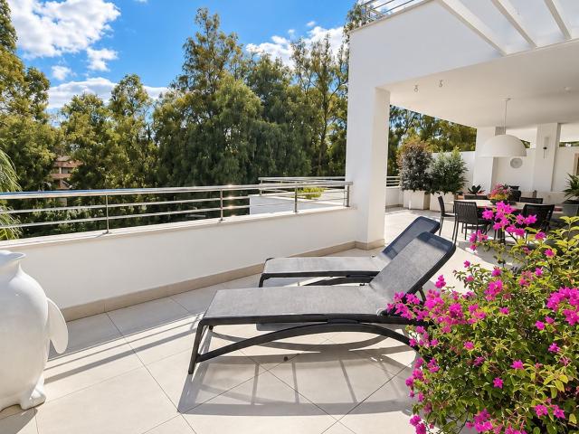 Middle Floor Apartment in The Golden Mile