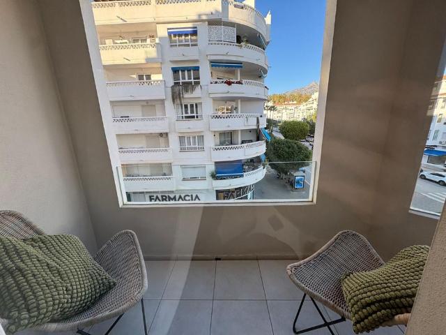Middle Floor Apartment · La Campana
