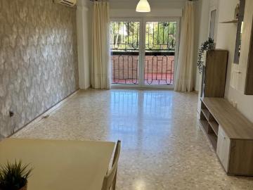 Middle Floor Apartment | Torre Del Mar | €1.300/Month