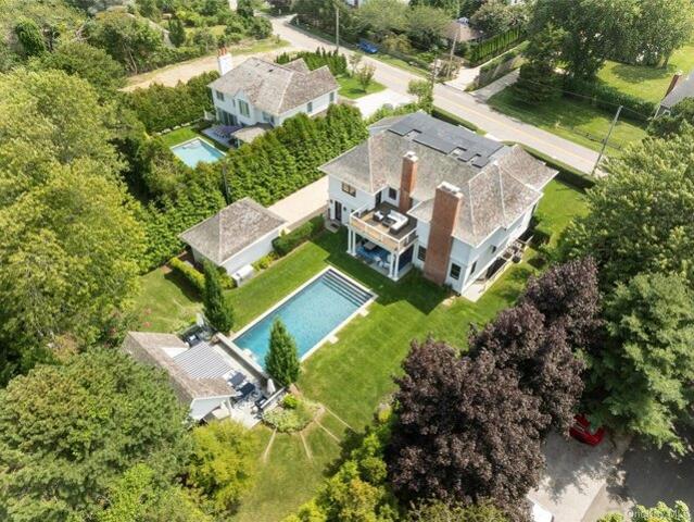 Middle Pond Rd, Southampton, Home For Sale
