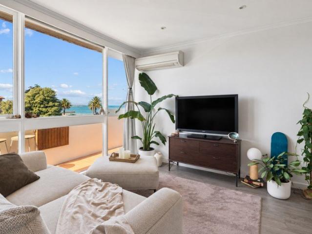 Middle Park Living, with the Bay in Sight