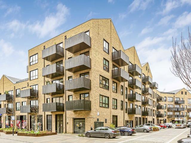 Middle Road, Hanwell W7, 1 bed flat to rent, £2,000 pcm | PrimeLocation