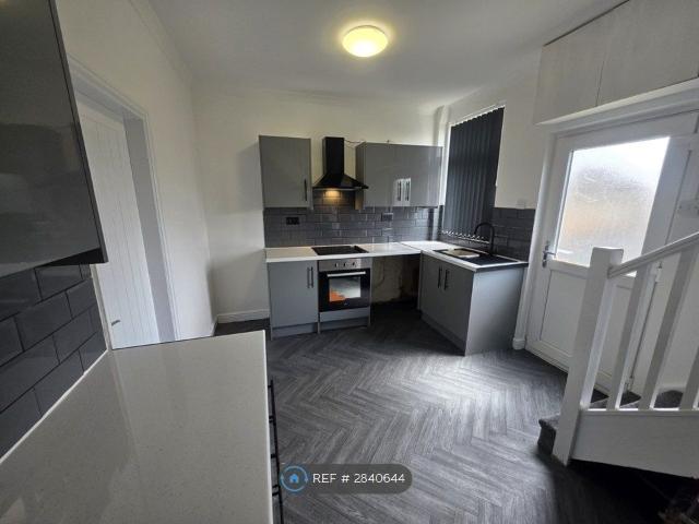 Middlecliff Lane, Barnsley S72, 3 bed end terrace house to rent, £750 pcm | PrimeLocation