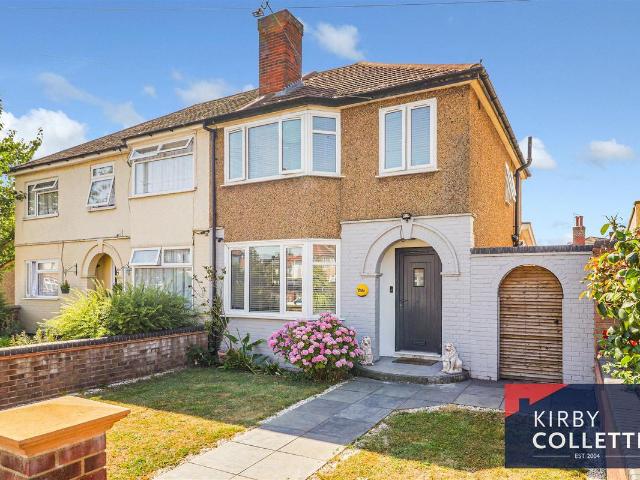 Middlefield Road, Hoddesdon EN11, 3 bed semi detached house to rent, £2,395 pcm | PrimeLocation