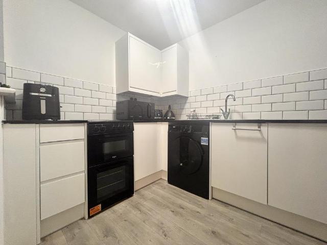 Middleham Court, Dartford, DA2 1 bed flat to rent £1,250 pcm £288 pw