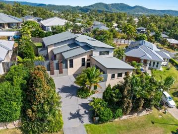 STEEL FRAMED ARCHITECTURAL MASTERPIECE, ENGINEERED SPLIT LEVEL LUXURY ON 953M2 WITH UNDER HOUSE EXPANSION POTENTIAL!