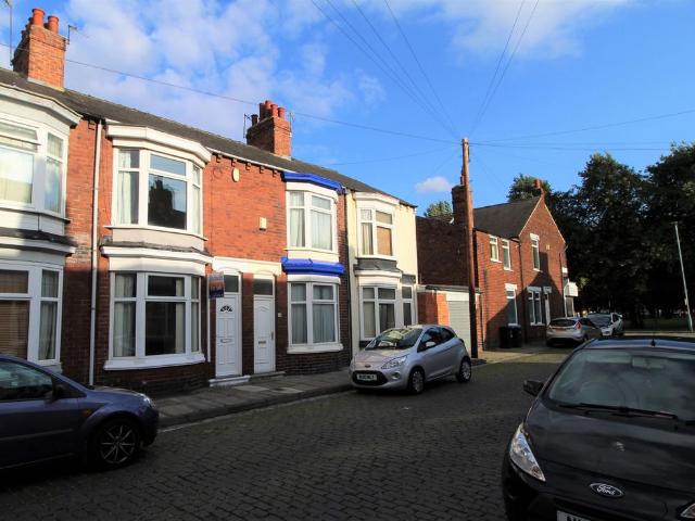 Middlesbrough TS5 2 bed terraced house to rent £600 pcm £138 pw