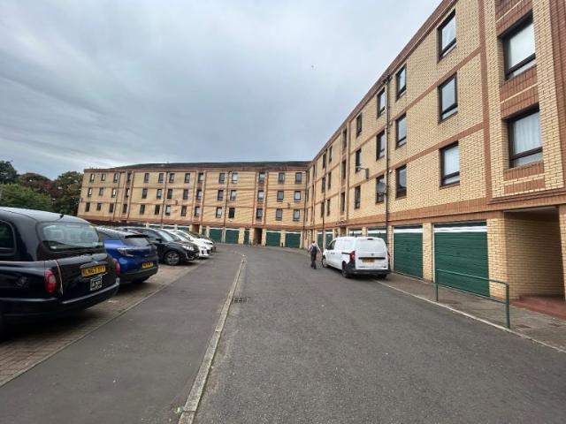 Middlesex Gardens, Glasgow G41, 2 bed flat to rent, £1,195 pcm | PrimeLocation