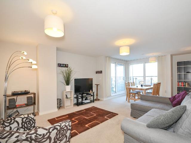 Middlesex House, 4 Mercer Walk, Uxbridge UB8, 1 bed flat to rent, £1,450 pcm | PrimeLocation
