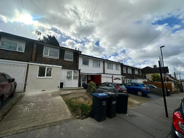 Midhurst Avenue, Croydon, London CR0, 4 bed terraced house to rent, £2,750 pcm | PrimeLocation