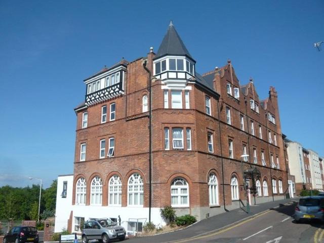 Midland Heights, 51 Norwich Avenue. 1 bed apartment to rent £725 pcm £167 pw