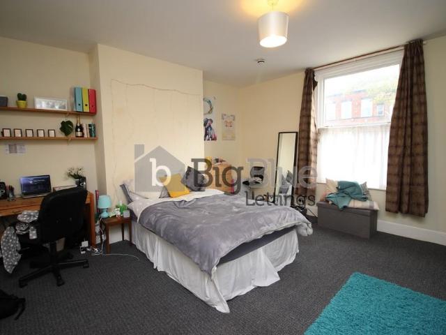 Midland Road, Hyde Park, Leeds LS6 5 bed terraced house to rent £2,903 pcm £670 pw