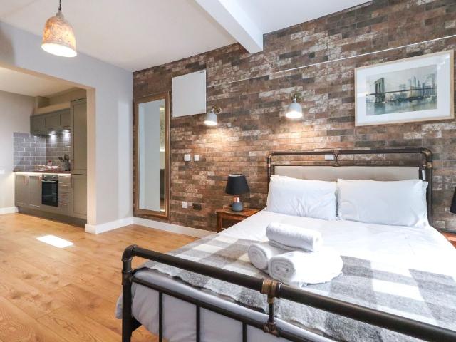 Midland Road, St. Philips, Bristol BS2, 1 bed flat to rent, £1,800 pcm | PrimeLocation