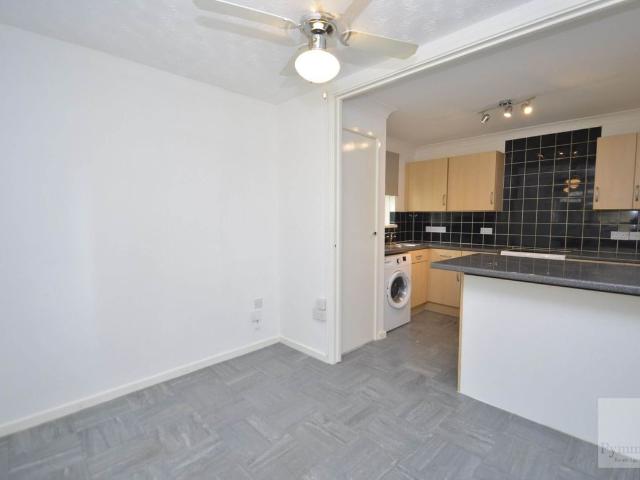 Midland Walk, Norwich NR2, 2 bed flat to rent, £975 pcm | PrimeLocation