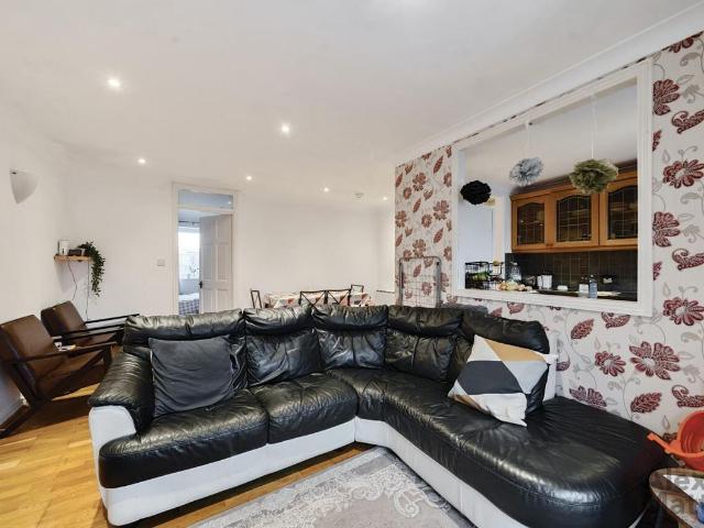 Midship Close, Rotherhithe SE16, 2 bed flat to rent, £1,900 pcm | PrimeLocation
