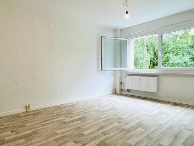 Miet mich! 1 Zimmer Single Wohnung!