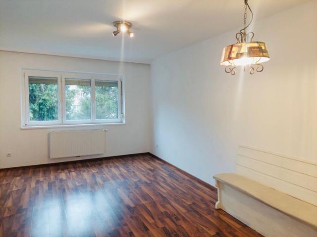 MIETE: Gemütliche 2 Zimmer Wohnung mit Loggia in Innsbruck – Perfekt für Ihr Zuhause!