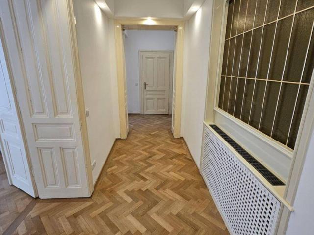 MIETE mit KAUFOPTION Stilvolle FAMILIENWOHNUNG mit 5 Zimmern in der Fußgängerzone
