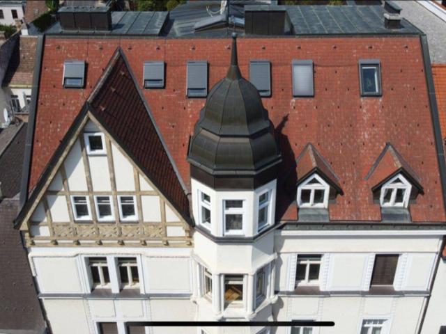 Miete oder Kauf Perfekte Singlewohnung in elegantem Altbauhaus Nähe Hauptplatz Wr. Neustadt