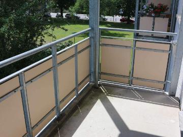 Mieter ab 1.8. gesucht ! 1. OG INKL EBK ! gerÃ¤umige KÃ¼che Balkon !