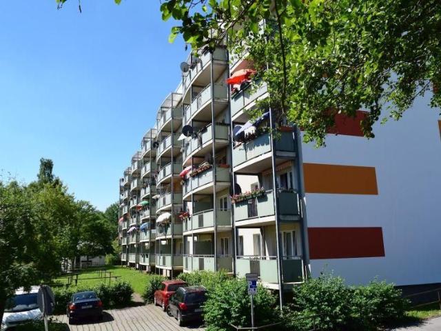 Viel Platz zum Leben: Gepflegte Wohnung mit Balkon und Nähe zu Einkauf & Freizeit