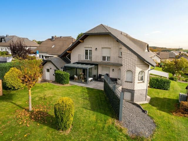 Mietkauf: Attraktives Ein /Zweifamilienhaus für die ganze Familie Gevenich Eifel