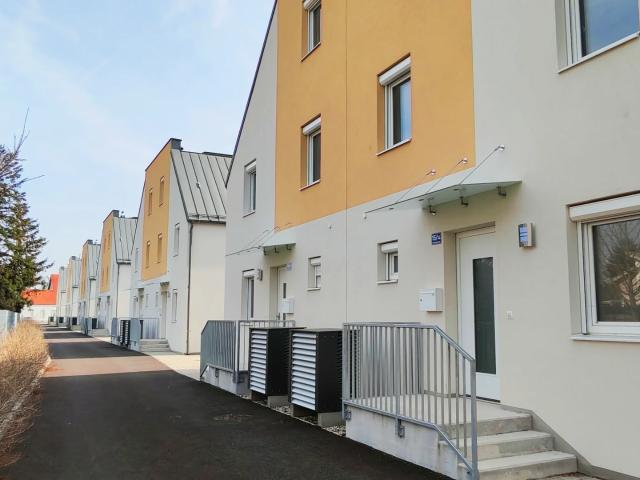 Mietkauf: Große Doppelhaushälfte modern, hell, energieeffizient
