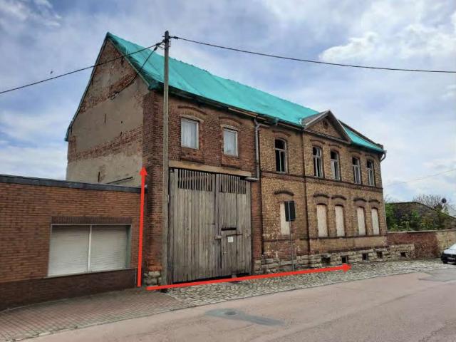 Mietkauf möglich * Wohnhaus und Nebengebäuden, stark sanierungsbedürftig