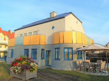 >& miethaus mit 6 zimmer, doppelgarage, keller und eigengarten, am ortsrand!