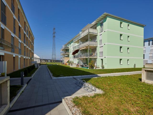 Mietobjekt – Helle 4.5 Zimmer Wohnung mit Balkon an zentraler Lage in Kerzers – Immoschwab AG in Murten und Aarberg