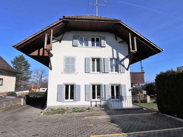 Mietobjekt – Schöne 3 Zimmer Wohnung in Meyriez – im 1. Obergeschoss mit Laube – Immoschwab AG in Murten und Aarberg